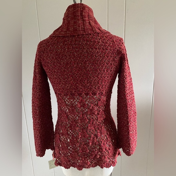 Beautiful marled crochet cardigan with woven grosgrain tie and shawl collar. - Picture 4 of 6